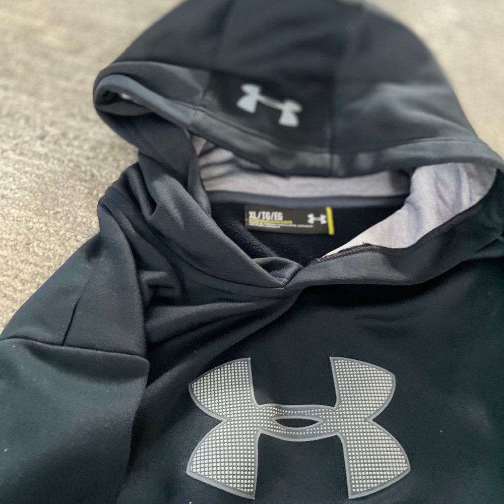 Women’s Under Armour Sweatshirt Size XL